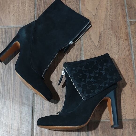 Coach Hayley 8 black suede leather logo bootie fold over heels - Picture 1 of 13
